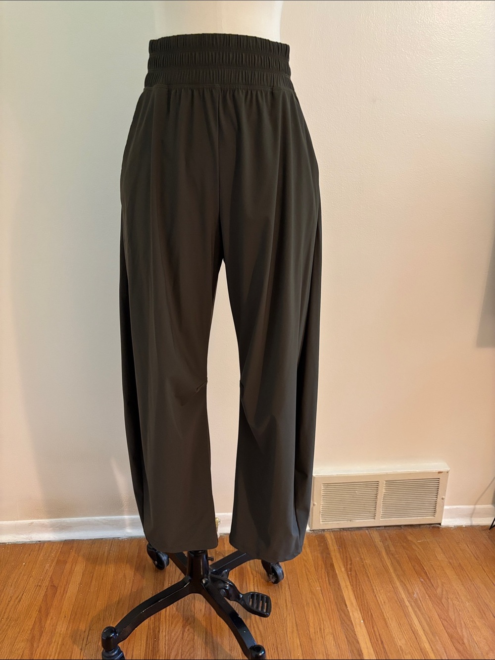 Old Navy Olive Elastic-Waist Wide Leg Joggers